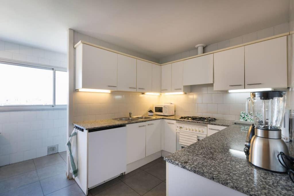 Sea Views & City Skyline Barcelona Exterior photo